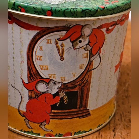 Vintage Jasco Holiday Cheer Tin Cup Christmas Mice Themed Candle / Bank - 1970's - Picture 7 of 10